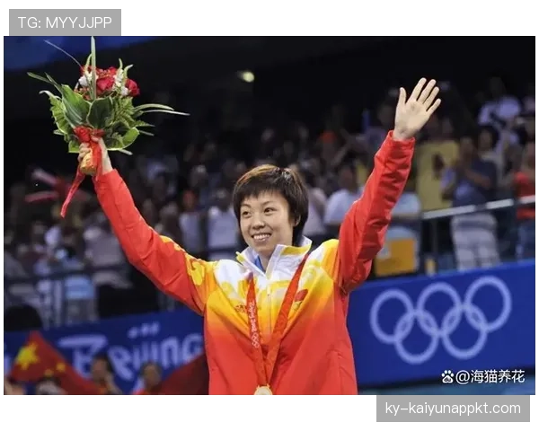 张怡宁出门还带运动包？谁知道她家卧室藏着泳池大小的乒乓球台！